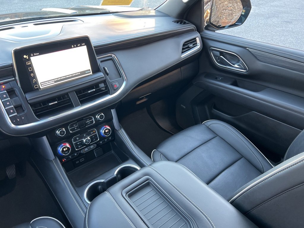 Used 2024 GMC Yukon XL SLT w/ SLT Premium Package image 24