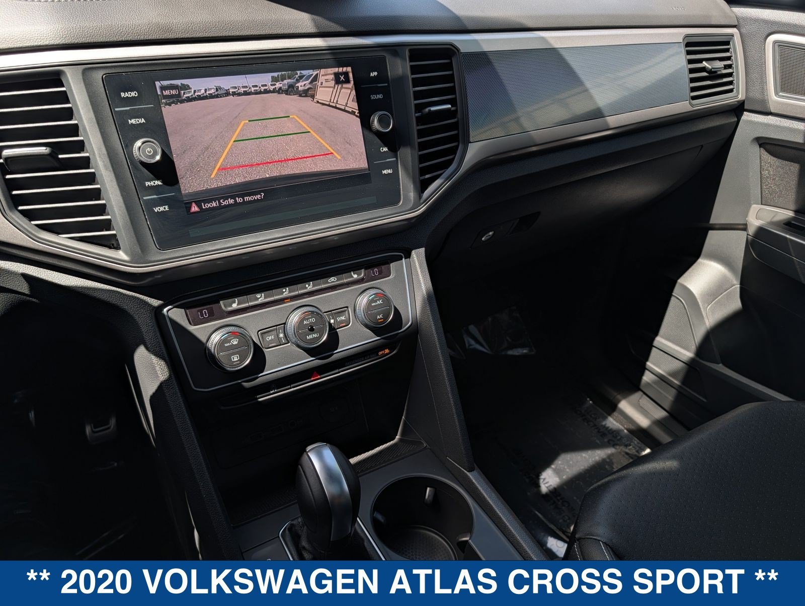 Used 2020 Volkswagen Atlas Cross Sport SE w/ Panoramic Sunroof Package FWD image 32