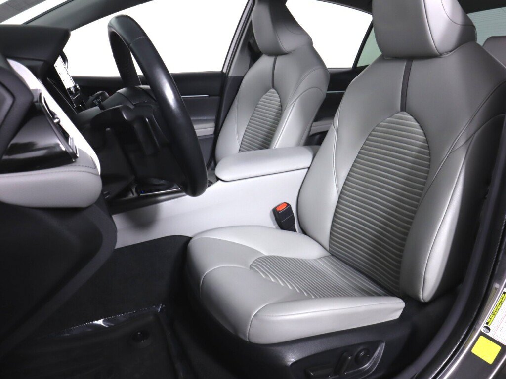 Used 2022 Toyota Camry SE FWD image 29