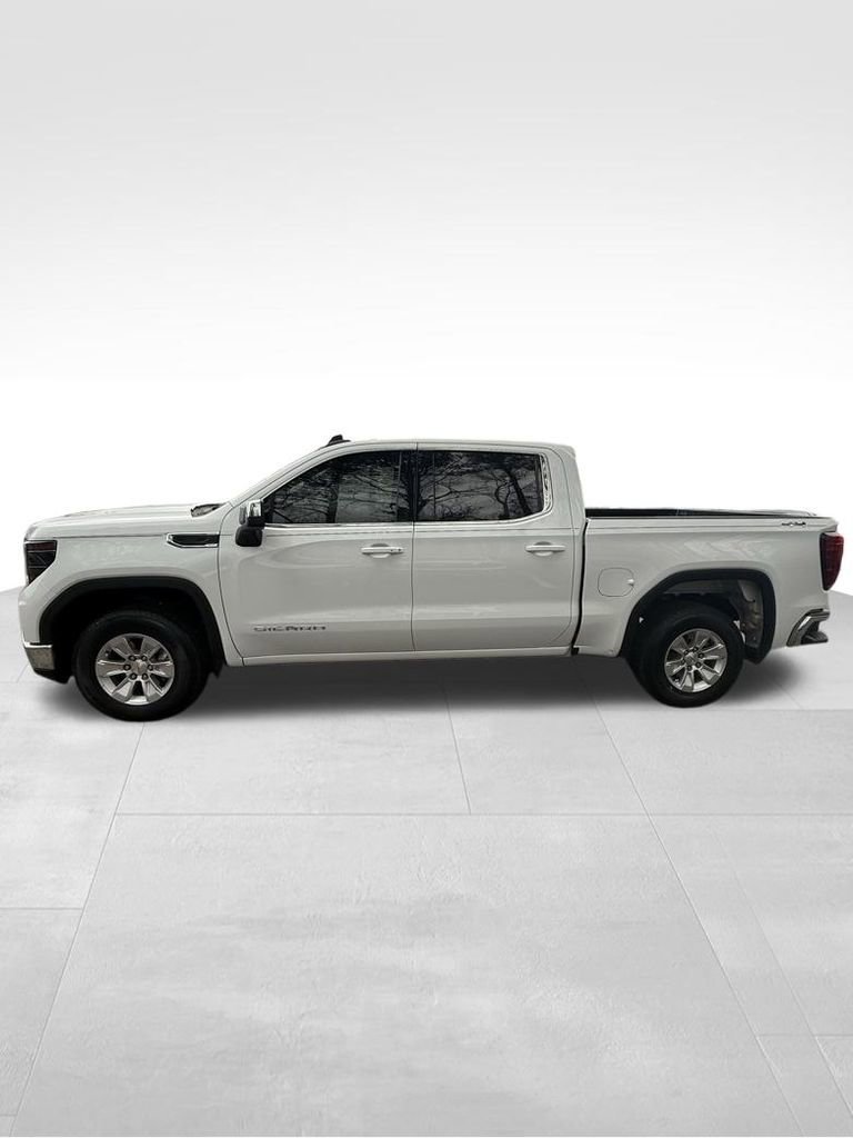 Used 2023 GMC Sierra 1500 SLE image 2