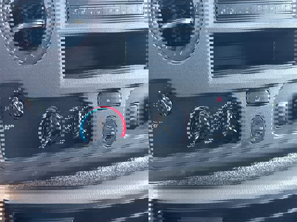 Used 2023 Ford E-450 and Econoline 450 Super Duty w/ Power Windows & Locks Group image 28