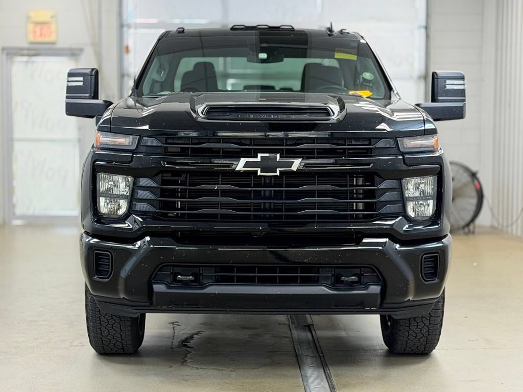 Used 2026 Chevrolet Silverado 2500 Custom w/ Custom Blackout Package AWD/4WD image 2
