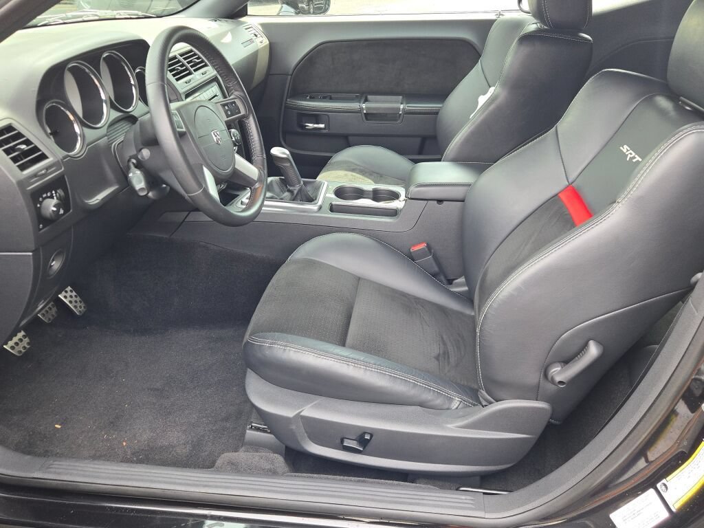 Used 2009 Dodge Challenger SRT8 RWD image 24