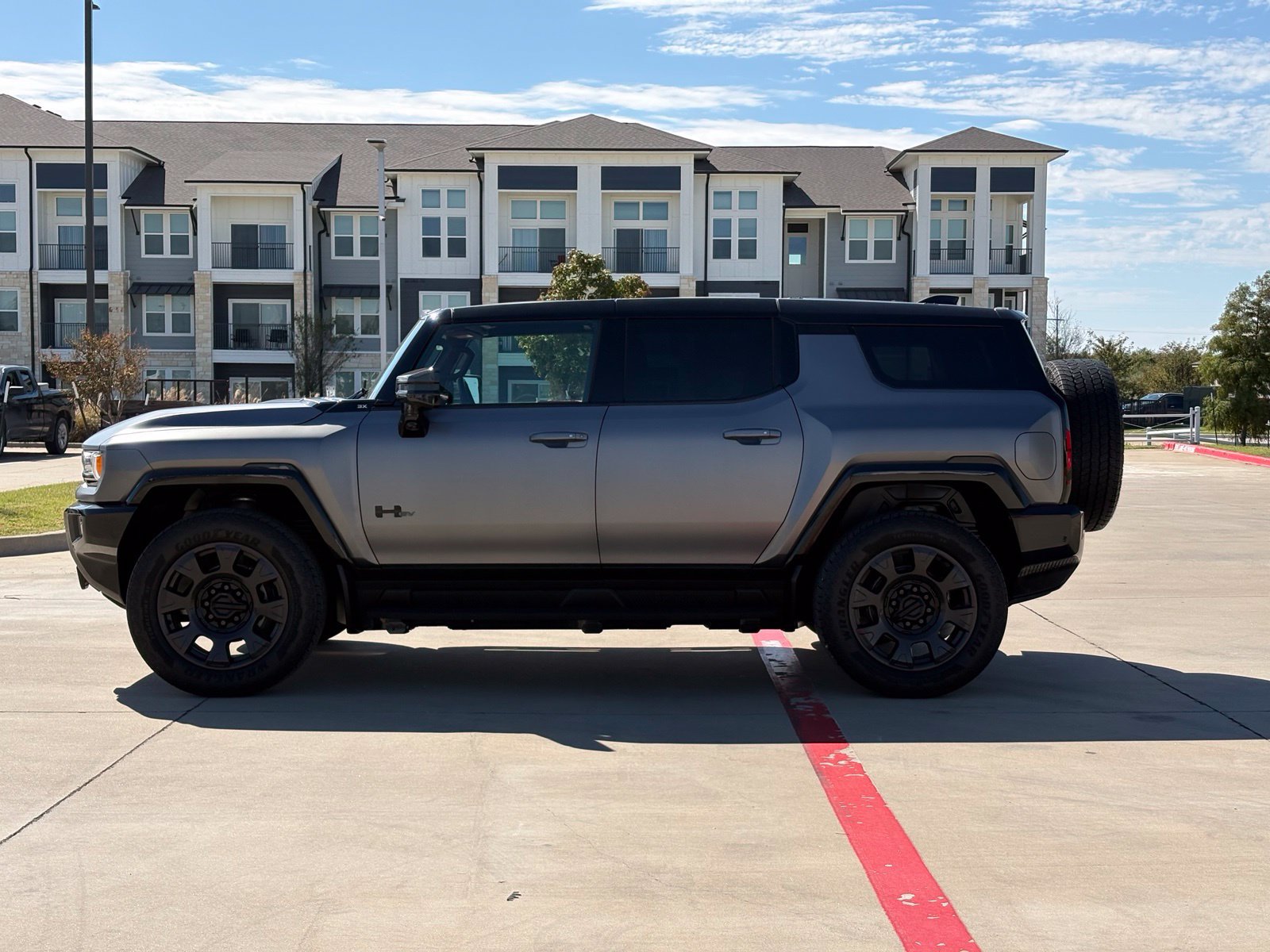 Used 2026 GMC Hummer EV 3X w/ Carbon Fiber Edition Package AWD/4WD image 4