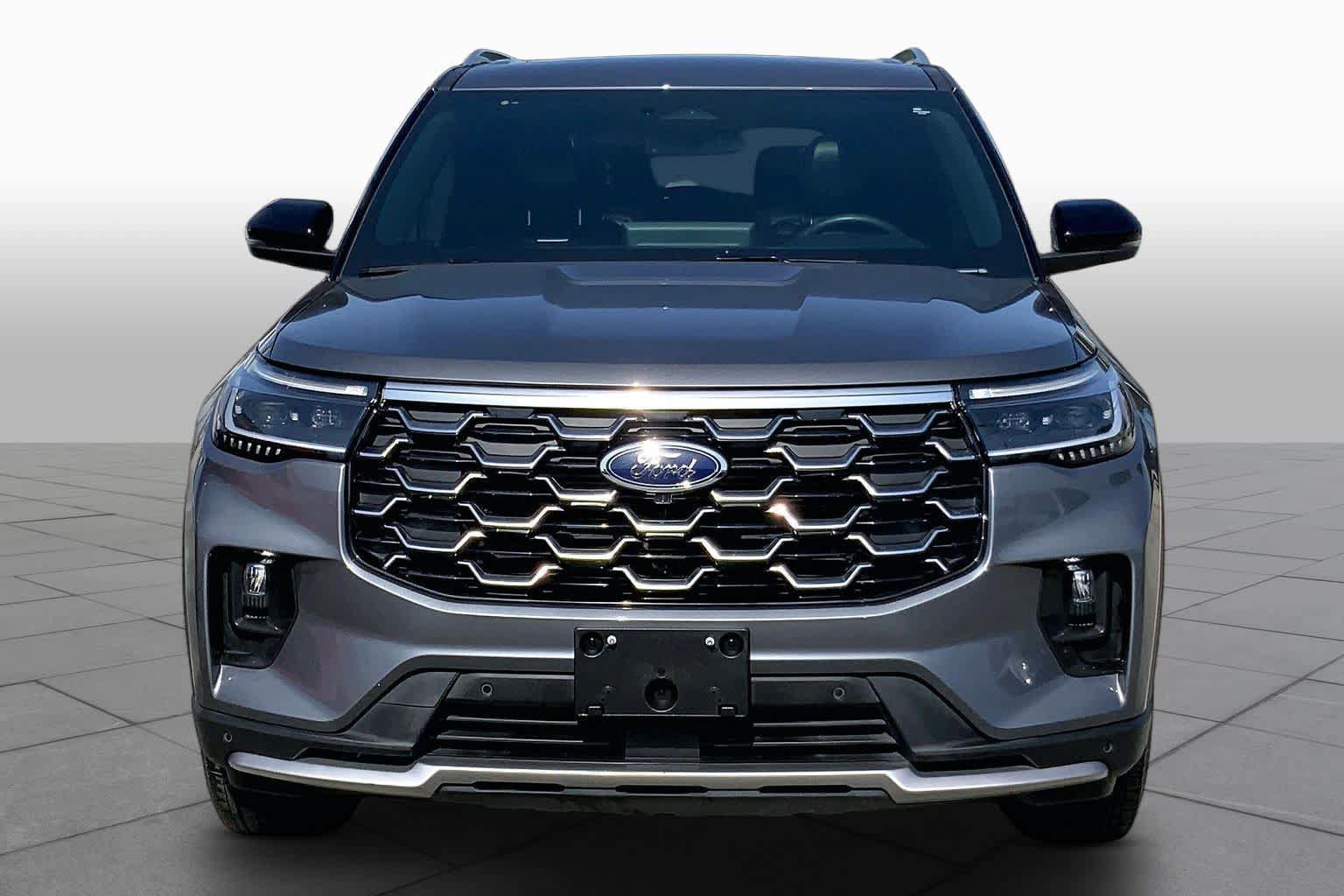 Certified 2025 Ford Explorer Platinum RWD image 4