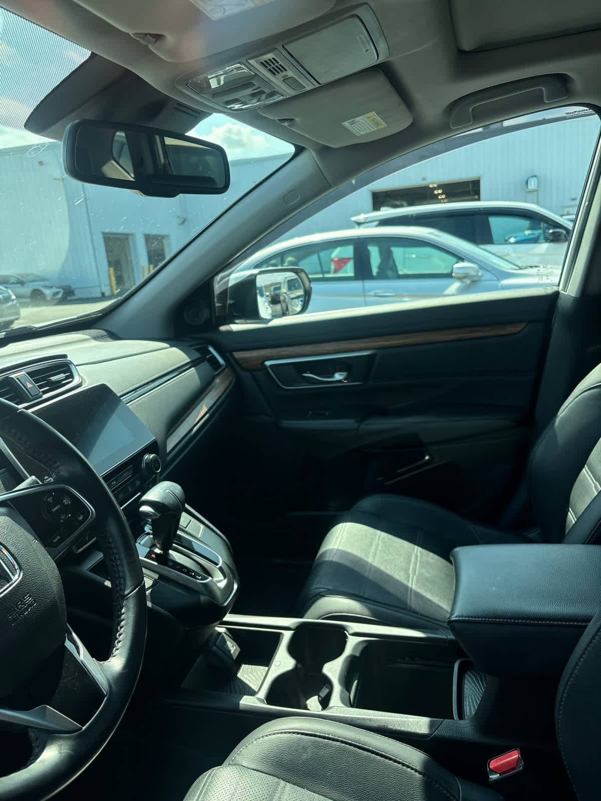 Used 2019 Honda CR-V Touring image 4