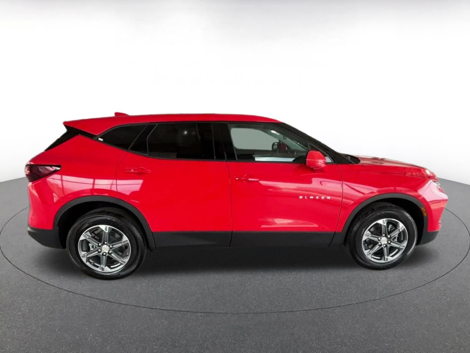 Used 2025 Chevrolet Blazer LT FWD image 15
