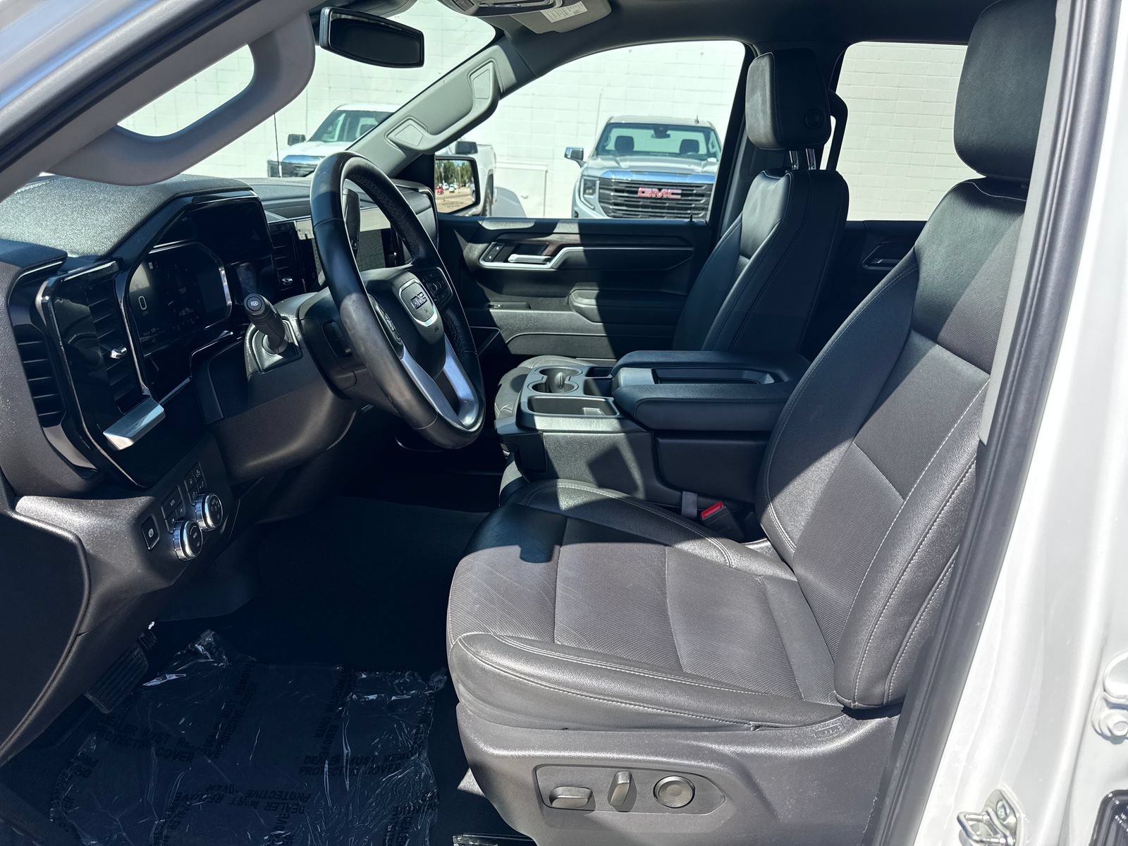 Used 2026 GMC Sierra 1500 SLT AWD/4WD image 14