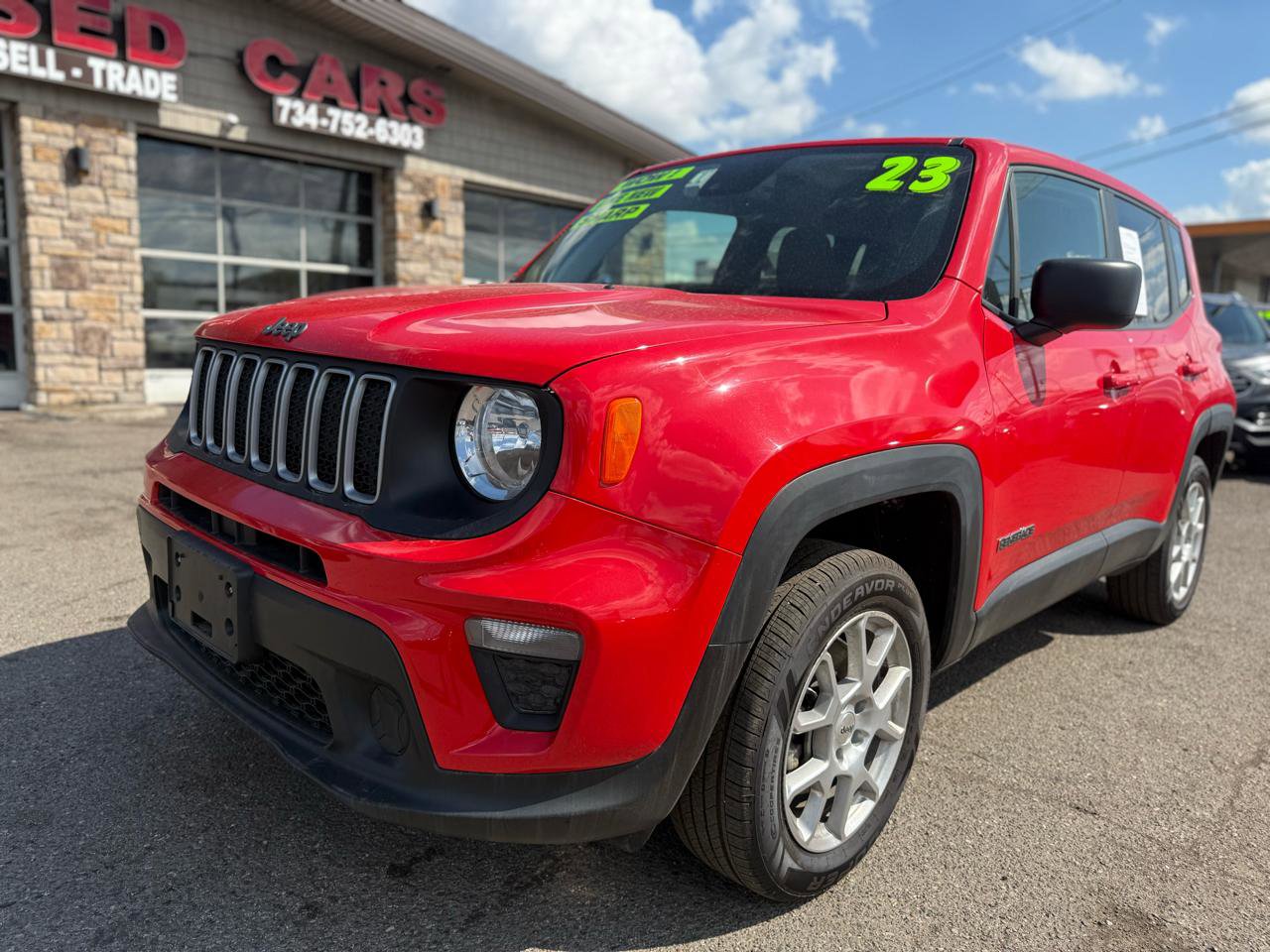 Used 2023 Jeep Renegade Latitude AWD/4WD image 8