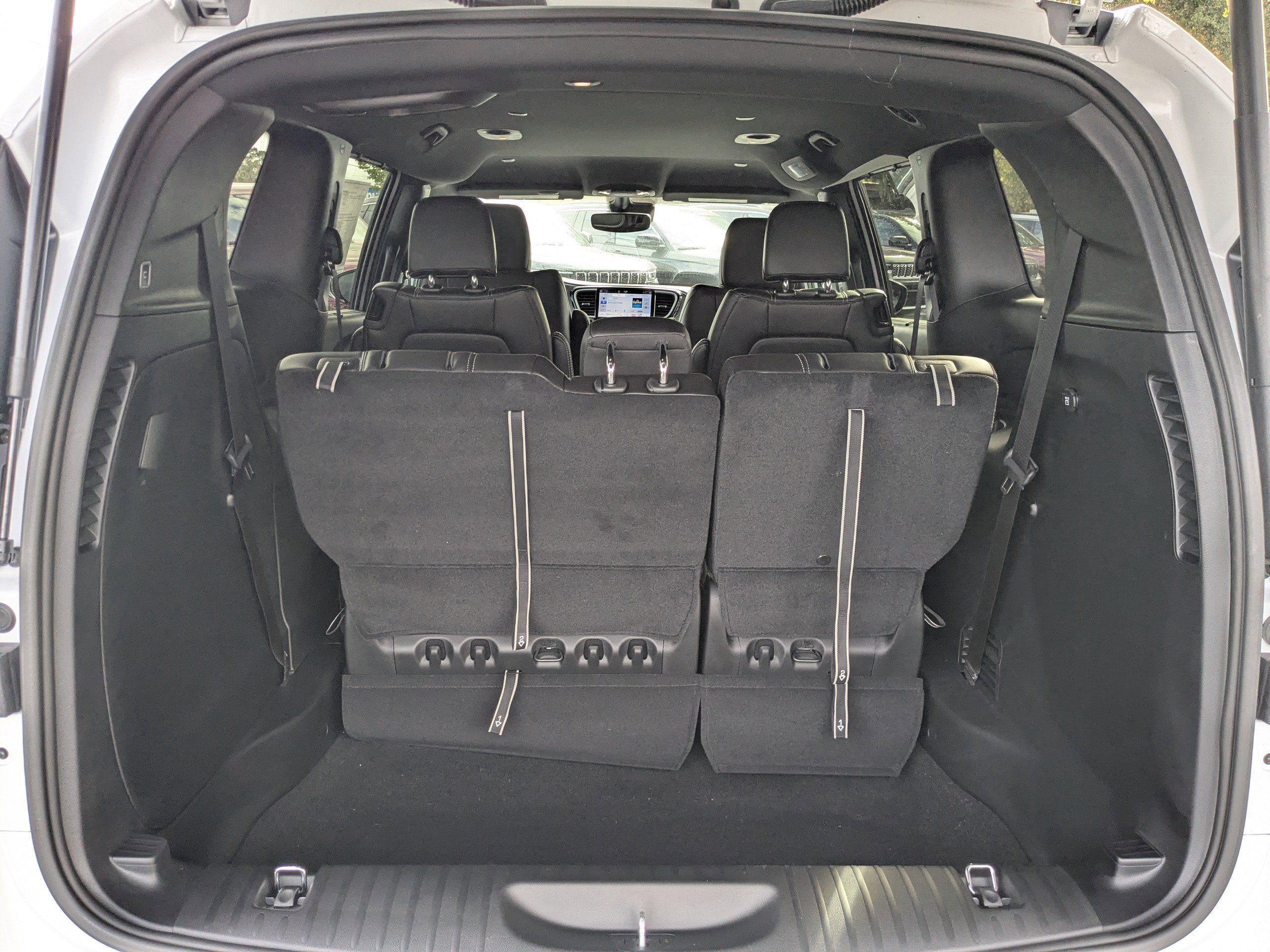 New 2026 Chrysler Pacifica Select image 12