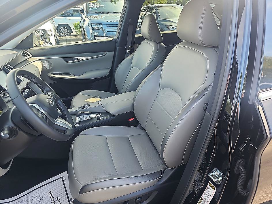 Used 2024 INFINITI QX50 Luxe FWD image 16