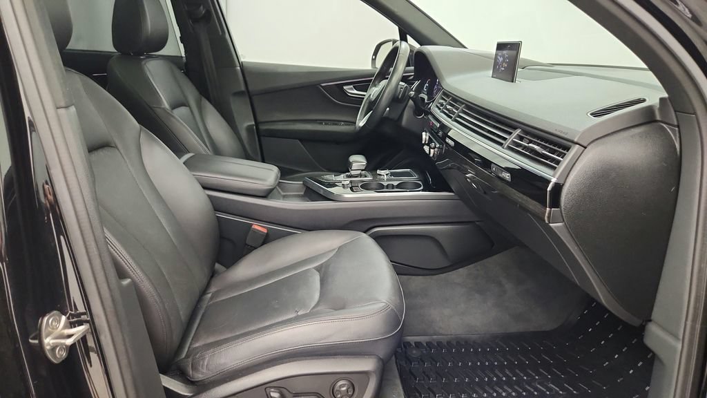 Used 2018 Audi Q7 3.0T Prestige w/ Prestige Package AWD/4WD image 49