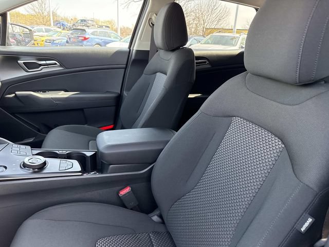 New 2026 Kia Sportage LX FWD image 14