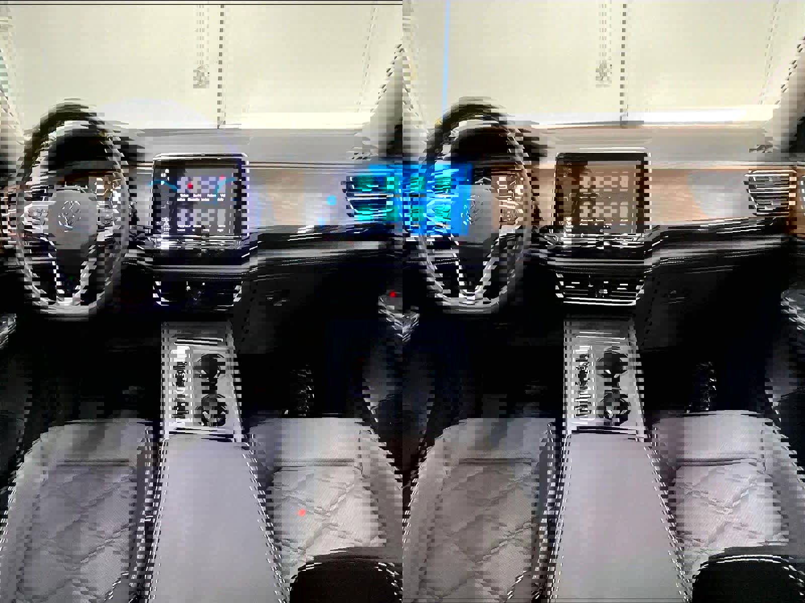 Used 2024 Volkswagen Atlas SE image 18