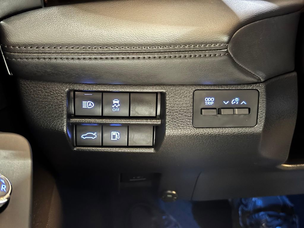 Used 2021 Toyota Avalon XSE image 20