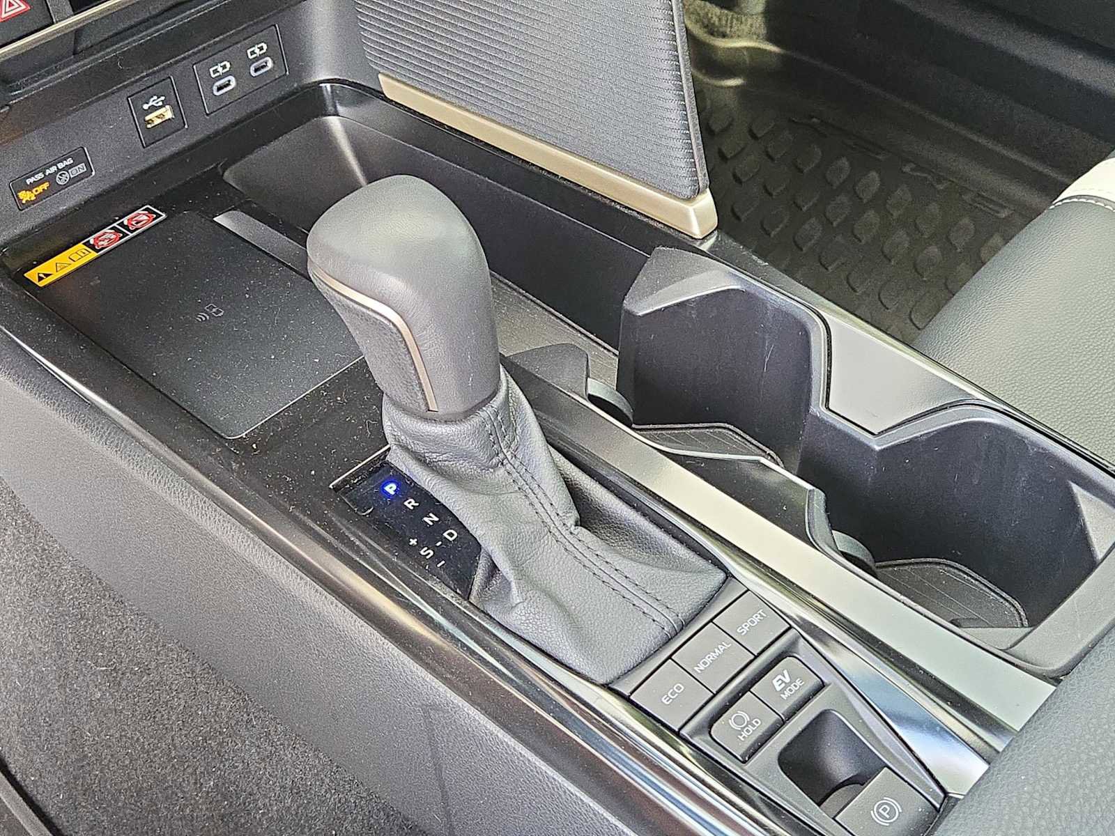 Used 2025 Toyota Camry SE w/ Multimedia Upgrade Package FWD image 27