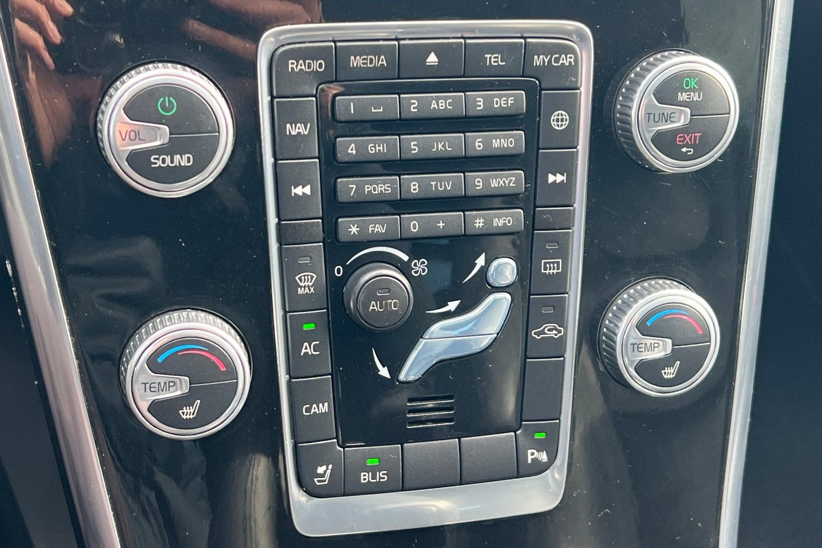 Used 2015 Volvo XC60 T5 image 17