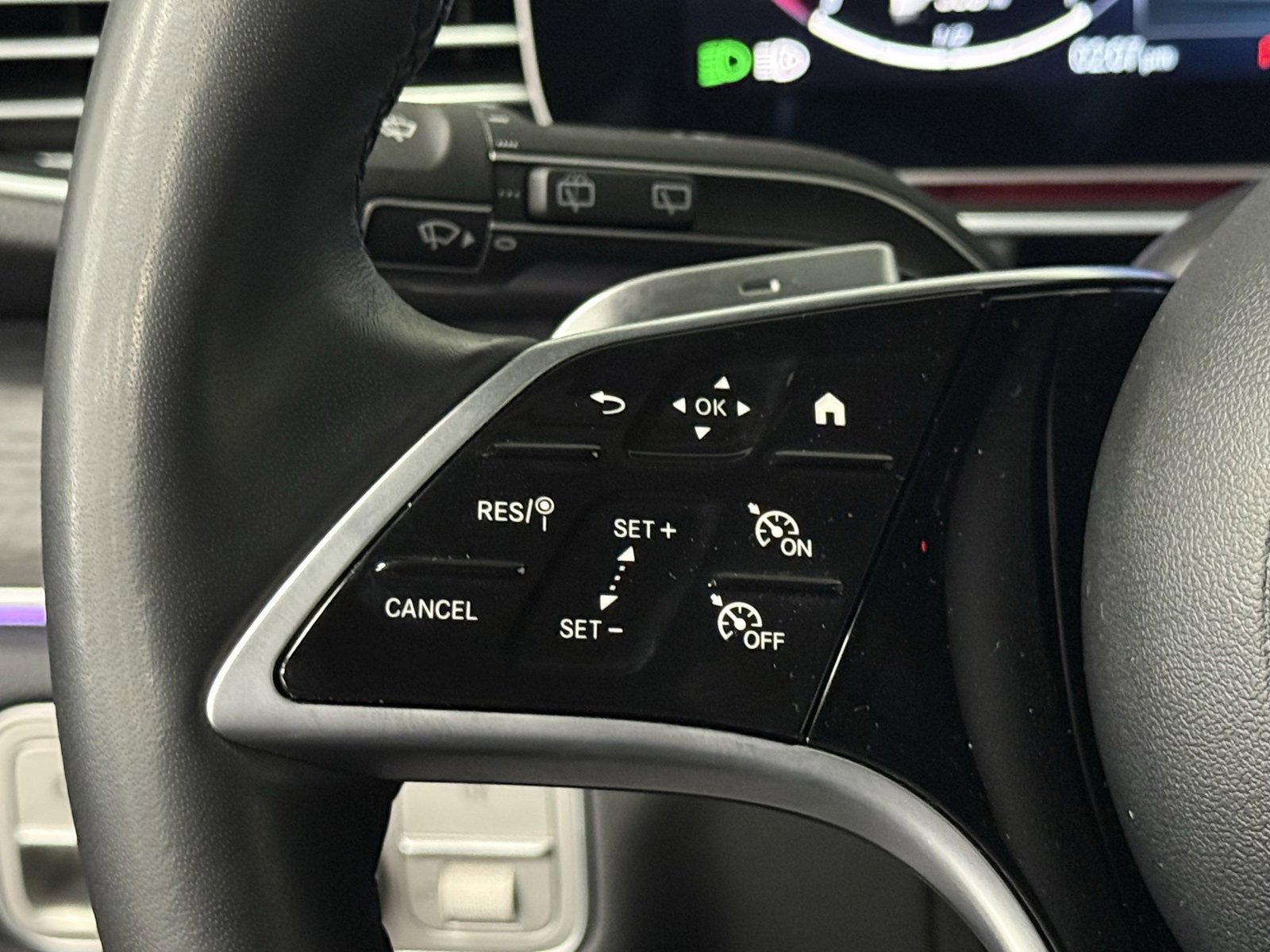 Used 2025 Mercedes-Benz GLE 450e GLE 450e image 24