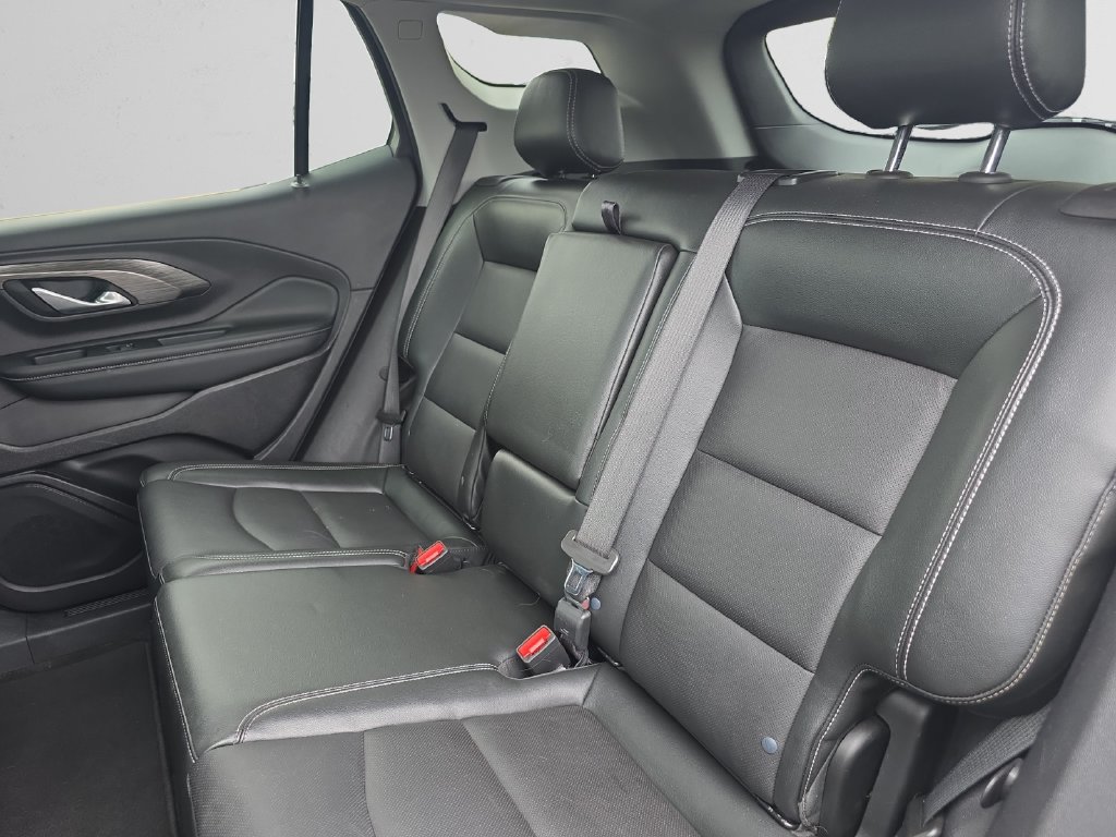 Used 2024 GMC Terrain SLT AWD/4WD image 14
