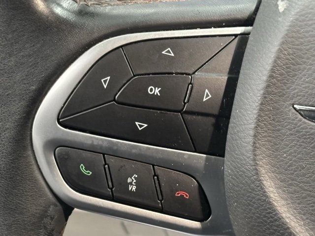 Used 2017 Chrysler Pacifica Touring-L image 21