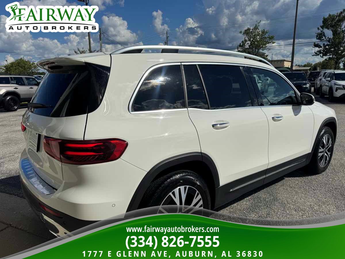 Used 2025 Mercedes-Benz GLB 250 w/ Exclusive Package image 6