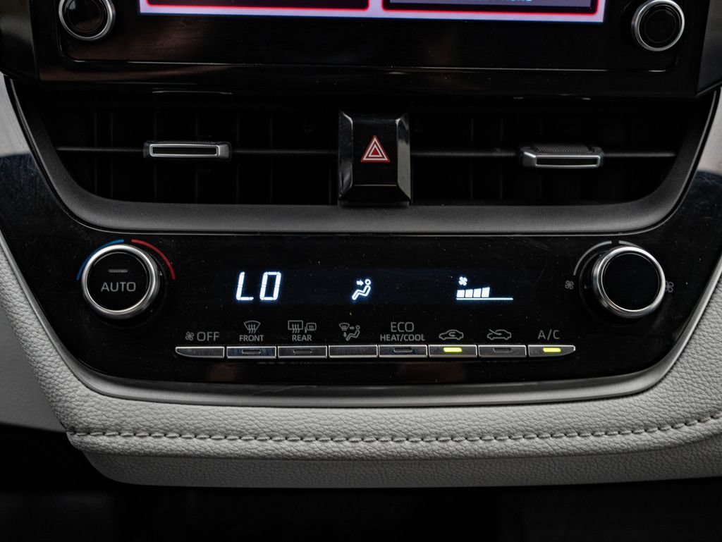 Used 2020 Toyota Corolla SE w/ SE Premium Package FWD image 34