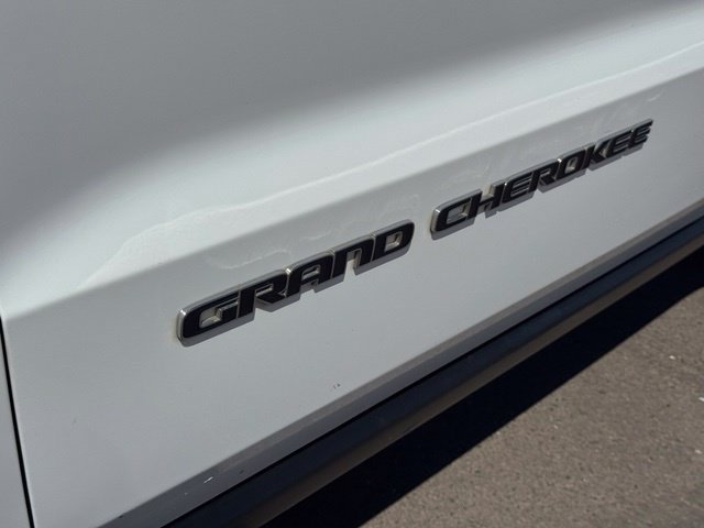 Certified 2018 Jeep Grand Cherokee Laredo AWD/4WD image 12