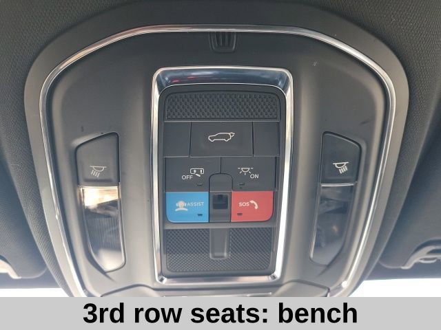 Used 2024 Jeep Wagoneer L Series II image 12