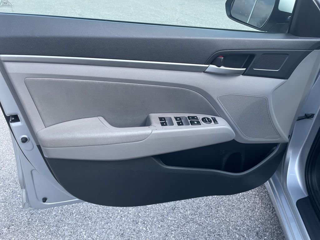 Used 2020 Hyundai Elantra SEL image 5