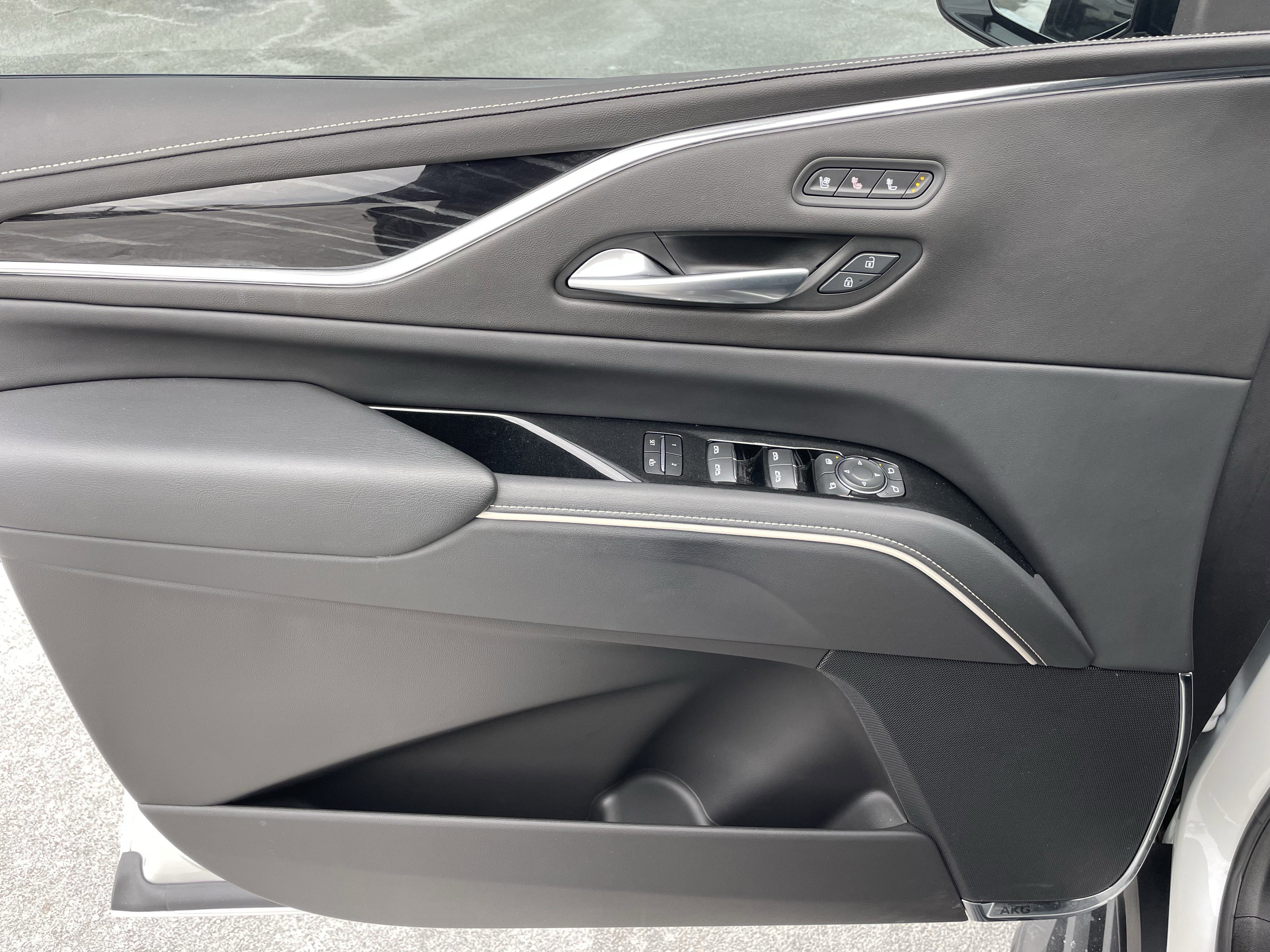 Used 2024 Cadillac Escalade Sport w/ LPO, ONYX Package image 12