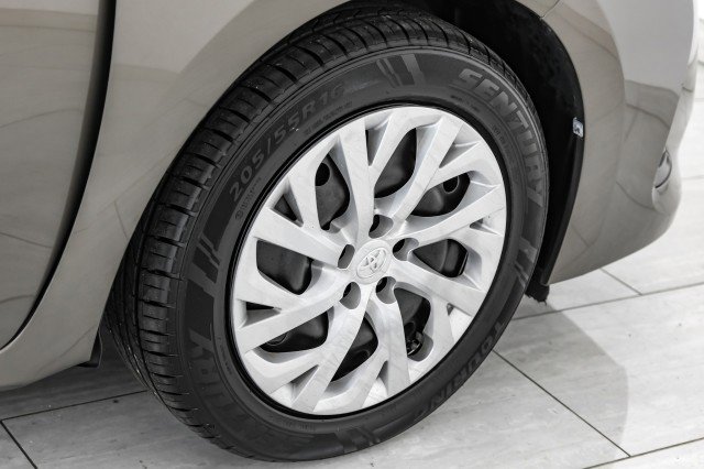 Used 2017 Toyota Corolla LE image 57