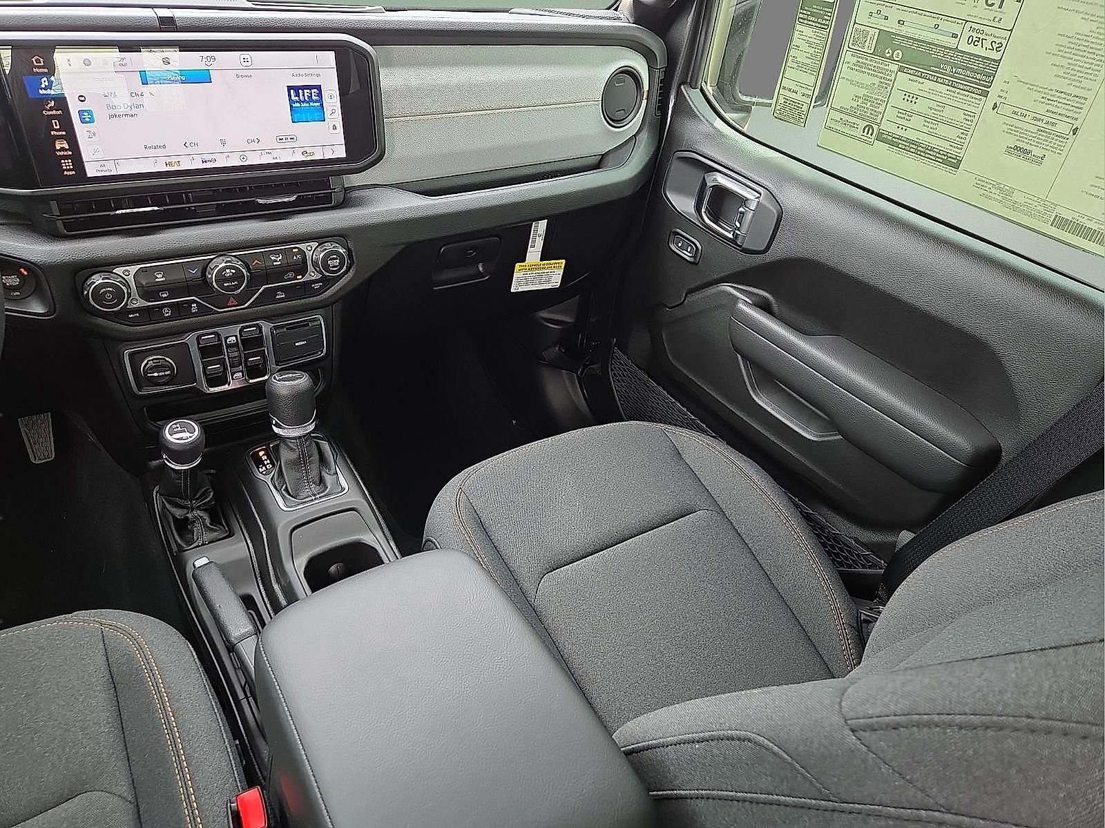 New 2025 Jeep Gladiator Sport image 12