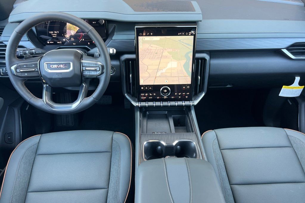 New 2026 GMC Acadia AT4 w/ Luxury Package AWD/4WD image 10