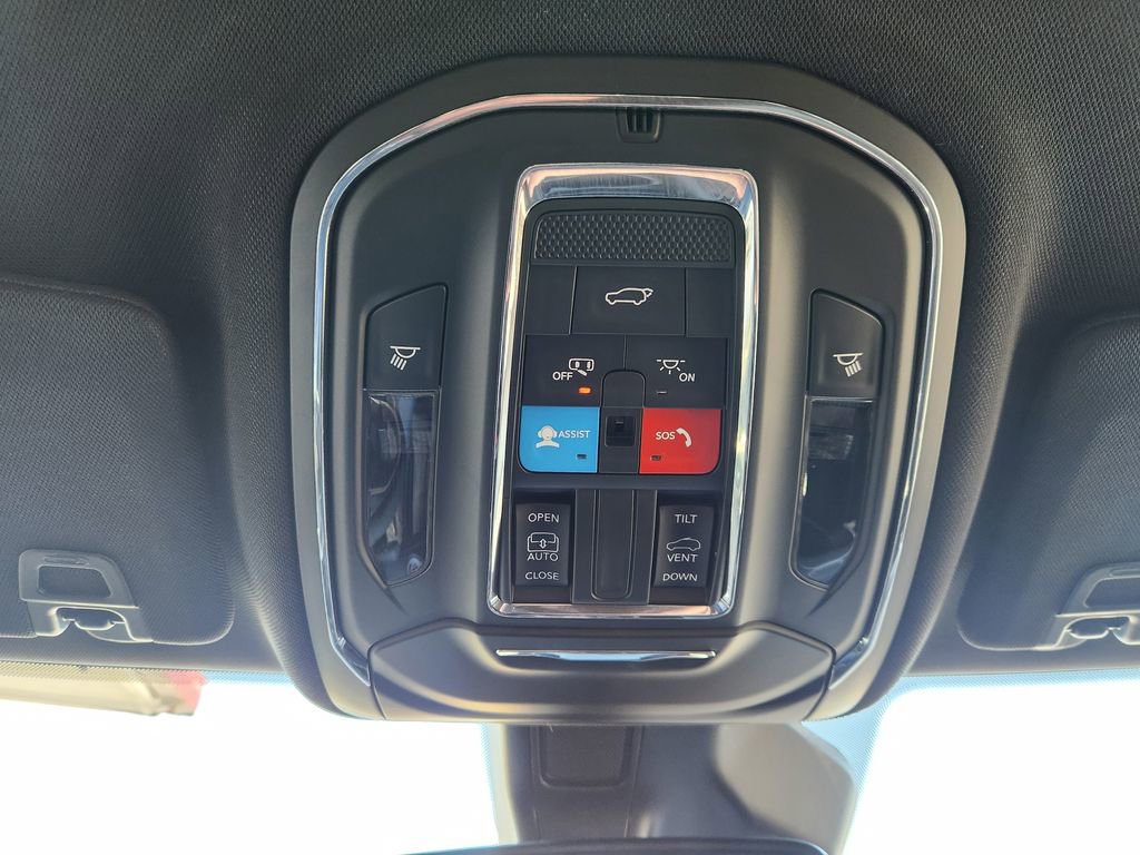 Used 2024 Jeep Grand Cherokee L Altitude image 36