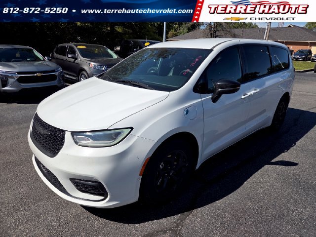 Used 2024 Chrysler Pacifica Limited