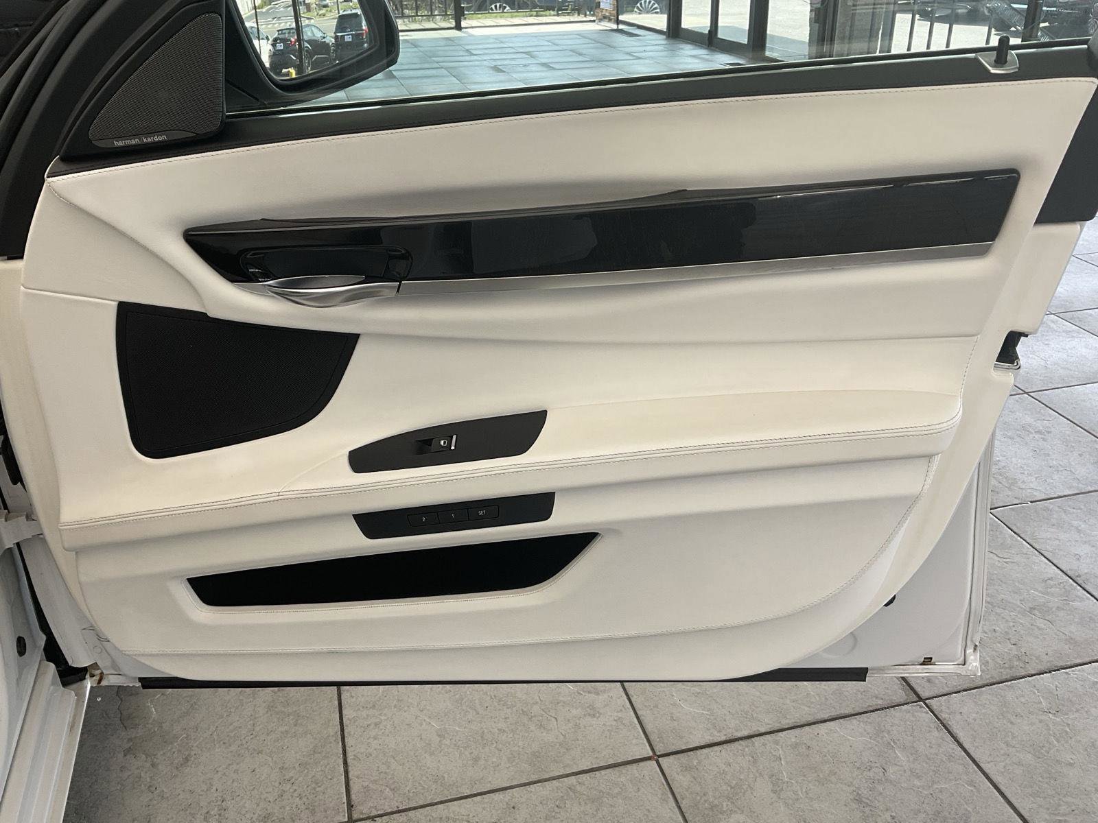 Used 2015 BMW 750i xDrive AWD/4WD image 13