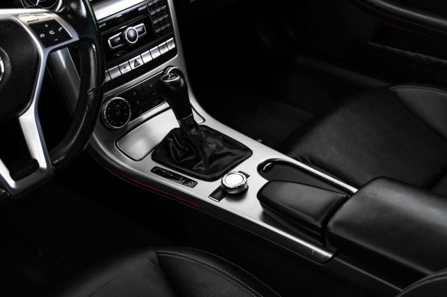 Used 2014 Mercedes-Benz SLK 250 image 24