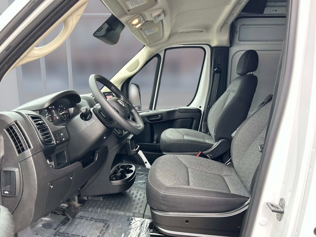 Used 2025 RAM ProMaster 2500 w/ Convenience Group image 10