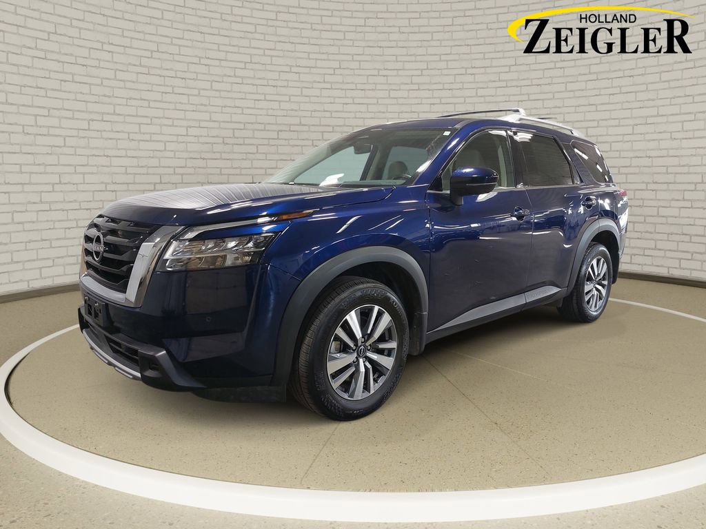 Used 2023 Nissan Pathfinder SL image 1