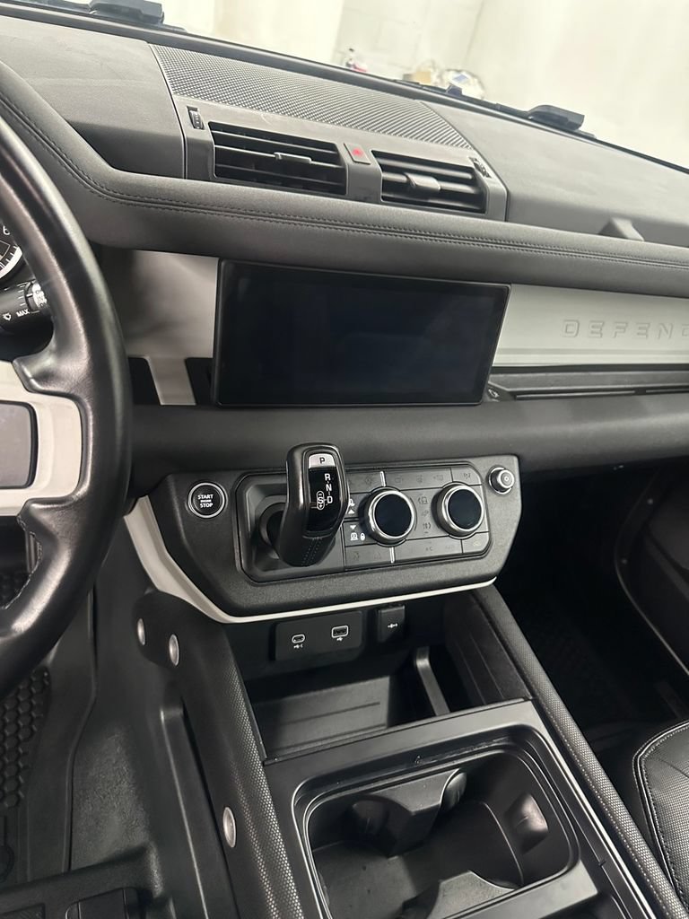 Used 2022 Land Rover Defender 90 X-Dynamic SE AWD/4WD image 16