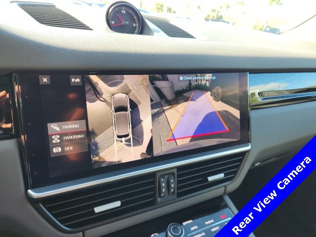 Used 2021 Porsche Cayenne w/ Premium Package image 4