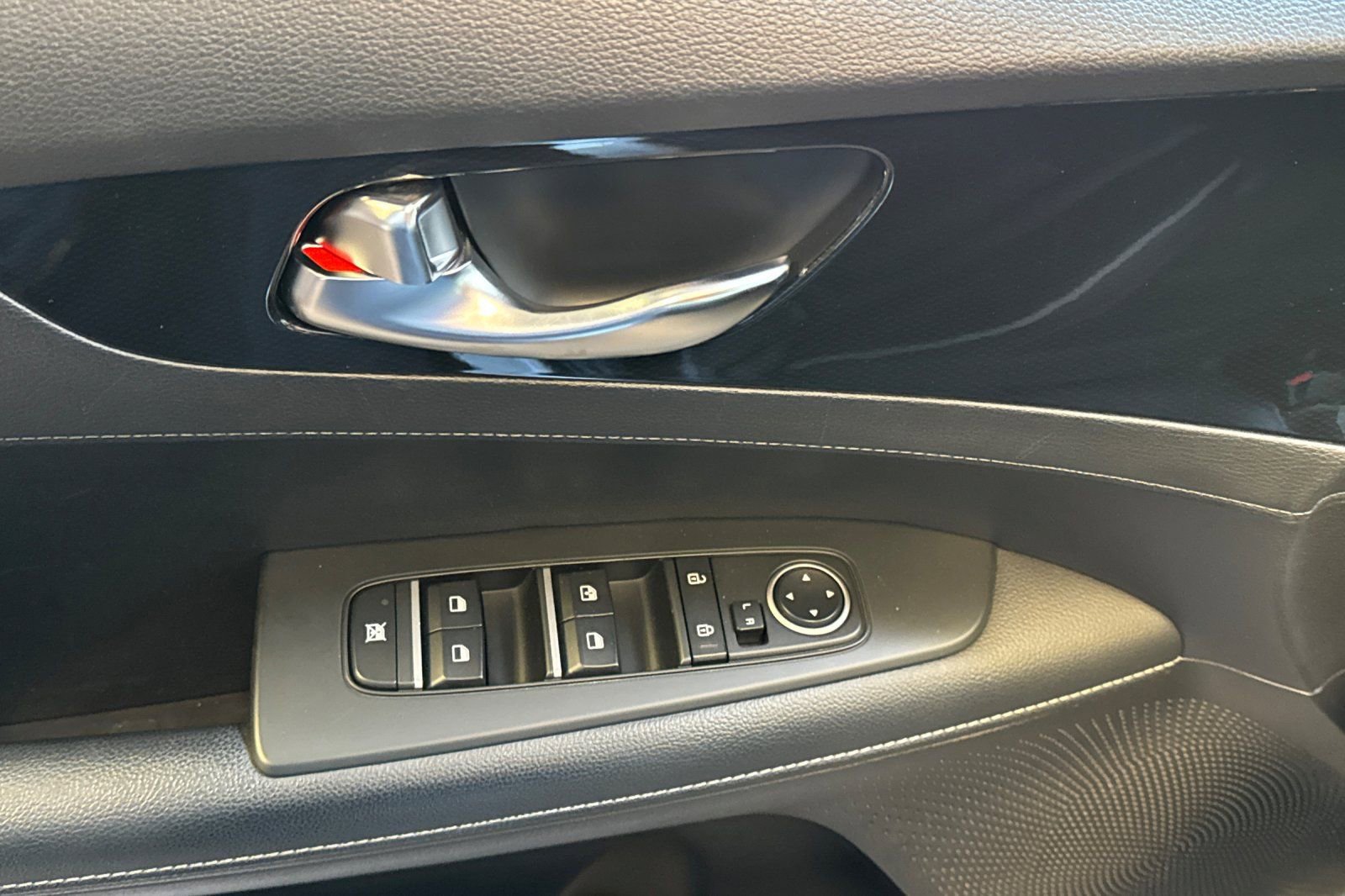 Used 2023 Kia Forte GT-Line image 12