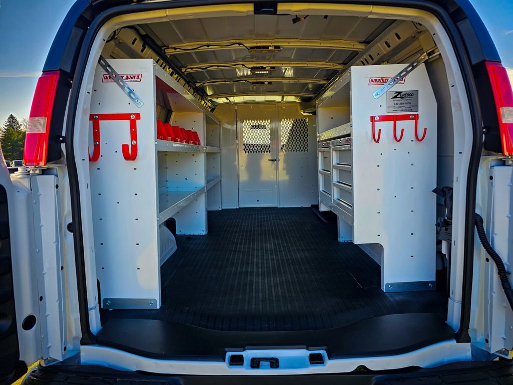 New 2025 GMC Savana 3500 Extended w/ Driver Convenience Package image 25