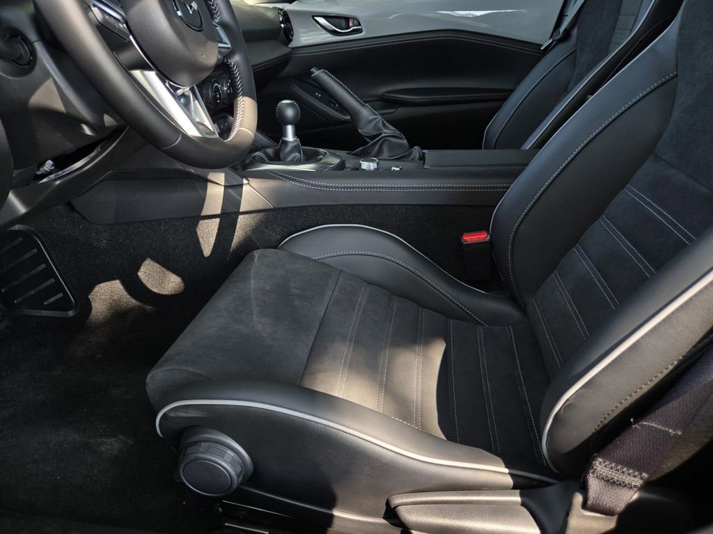 New 2025 MAZDA MX-5 Miata RF Club image 14