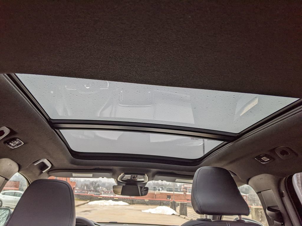 Certified 2025 Volvo XC40 B5 Plus image 13