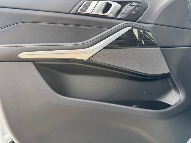 Certified 2025 BMW X7 M60i image 14