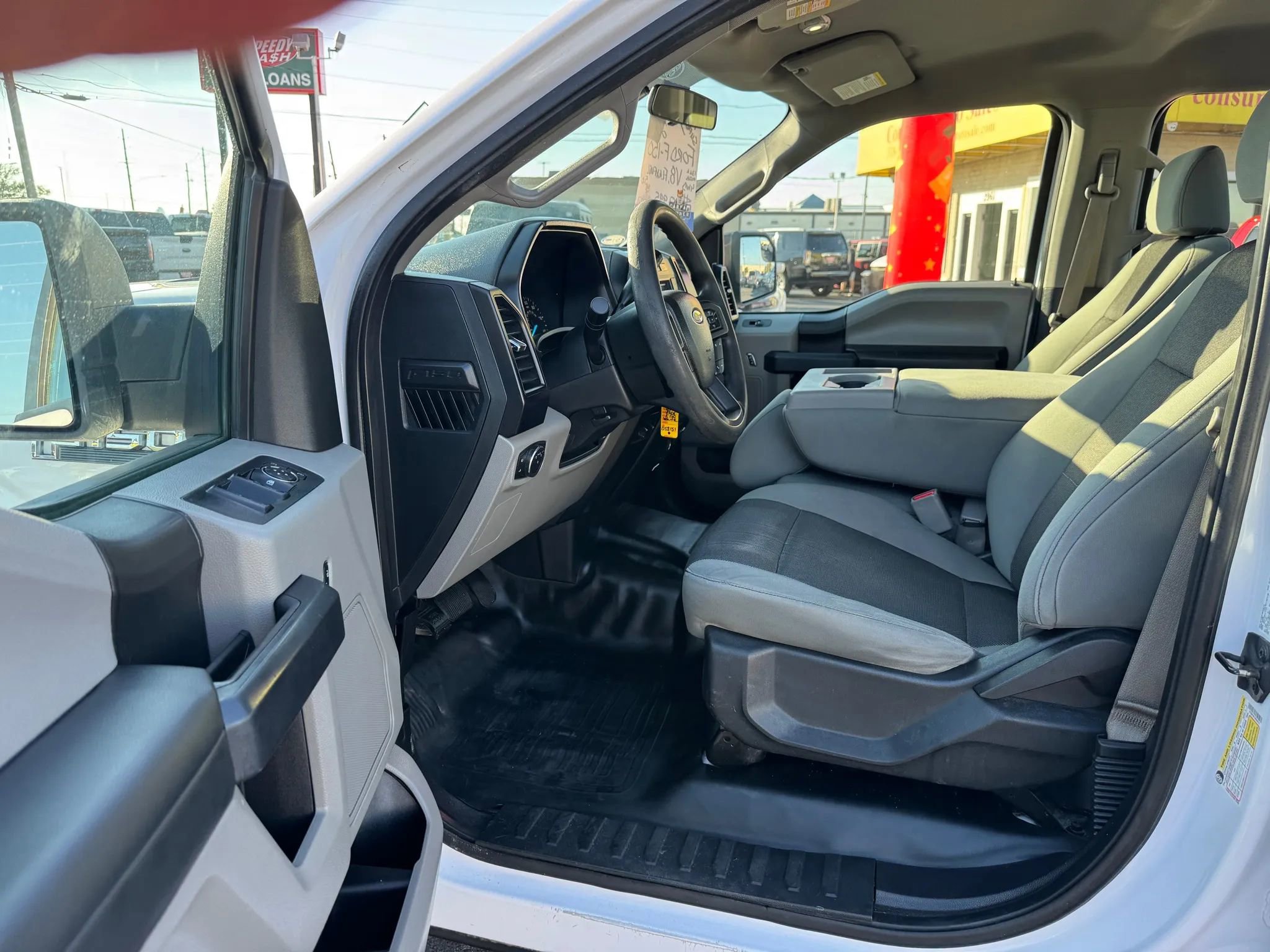 Used 2017 Ford F150 XL w/ Equipment Group 101A Mid image 4