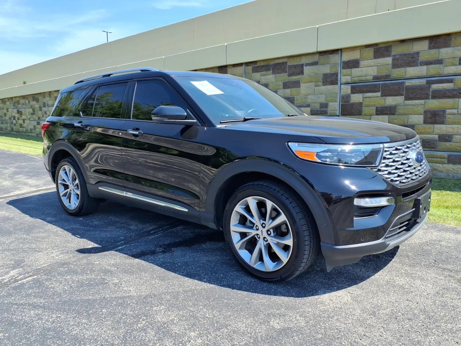 Used 2021 Ford Explorer Platinum w/ Equipment Group 601A AWD/4WD image 1