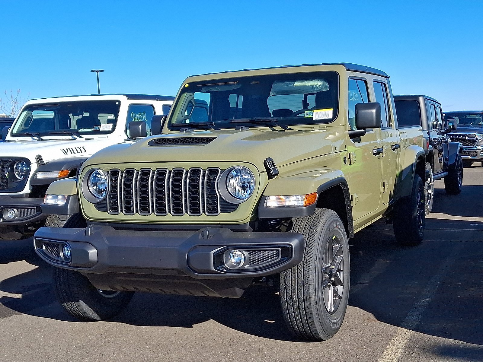New 2026 Jeep Gladiator Sport AWD/4WD image 3