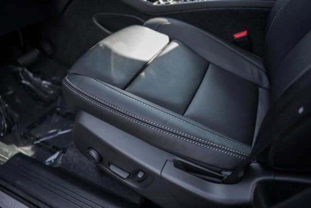 Used 2026 Volvo XC40 B5 Plus w/ Protection Package Premier image 31
